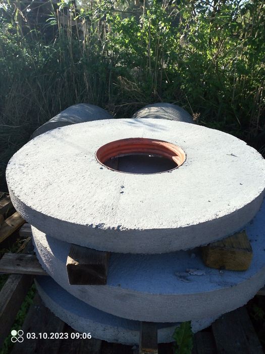 Pokrywy betonowe , dekle na studnie,szamba