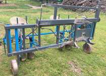 Pielnik hydrauliczny dwusekcyjny z własną pompą