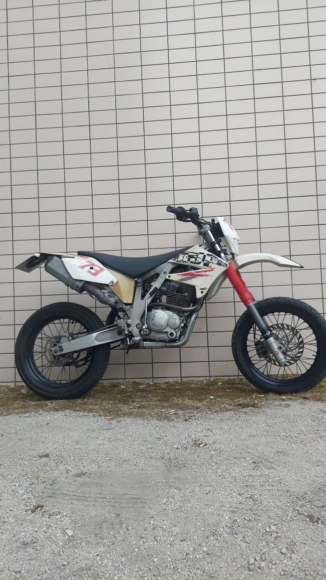 AJP PR3 SM 200 – 2010