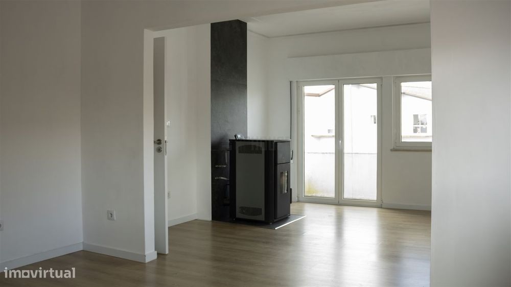 Andar Moradia T4 com Garagem em Abraveses