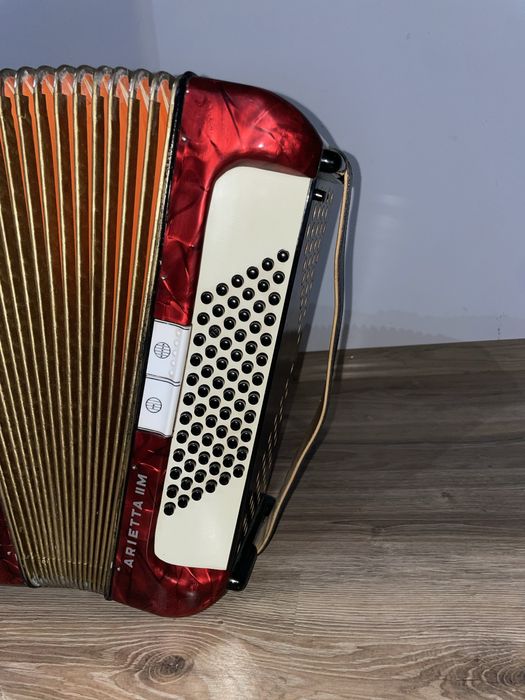 Akordeon Honner Arietta IIM, 72 basy, 3 chóry, stan bdb