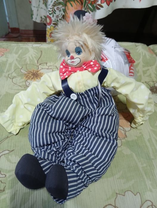 Винтажная кукла арлекин и клоун