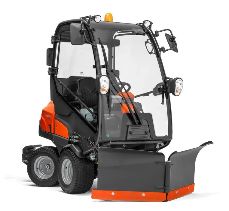 Husqvarna P525dx  Zimowe utrzymanie chodników, do odśnieżania, pług, 4x4