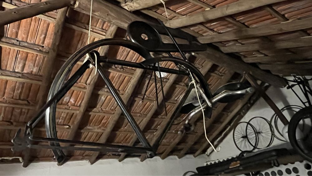 bicicleta antiga BSA de alavanca com travões de calços no cubo