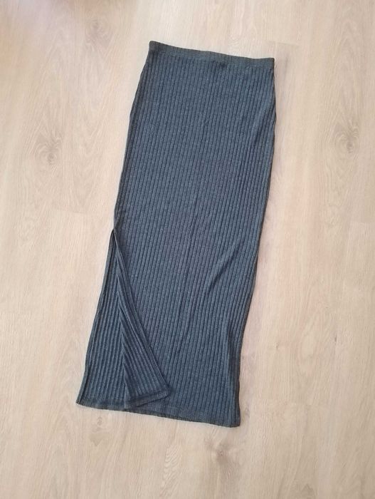 Amisu szara dzianinowa prążkowana spódnica maxi z wiskozą prążek 34 XS