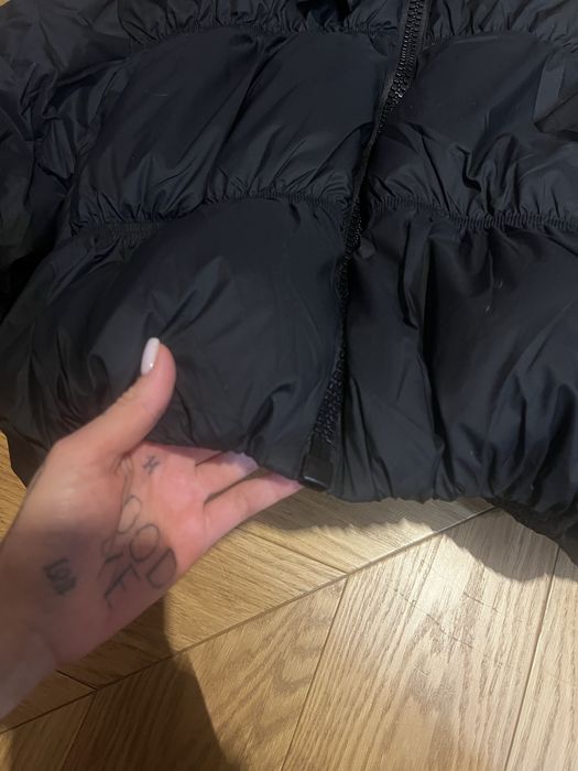 Жіноча тепла курта чорна