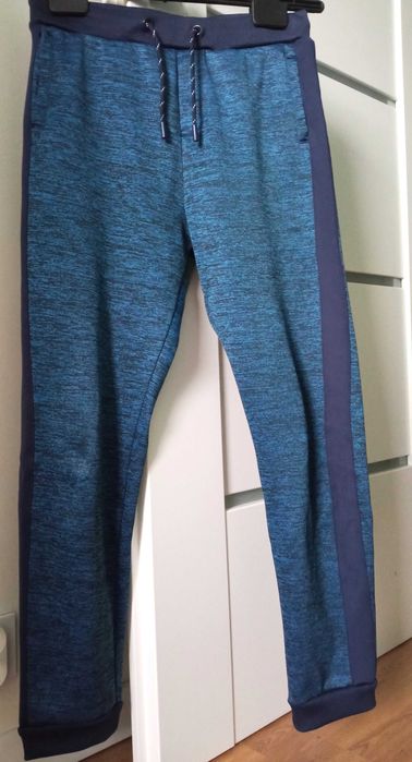 Spodnie dresowe z Pepco - 12 lat + gratis