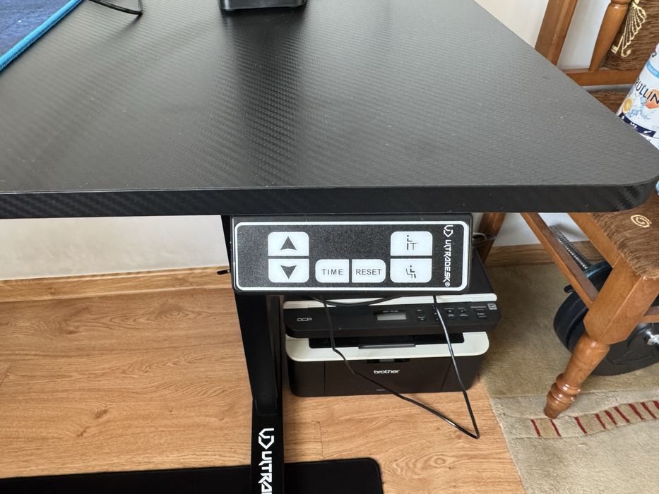 Biurko Ultradesk LEVEL V2 140cm Regulacja wysokości Czarno-niebieskie