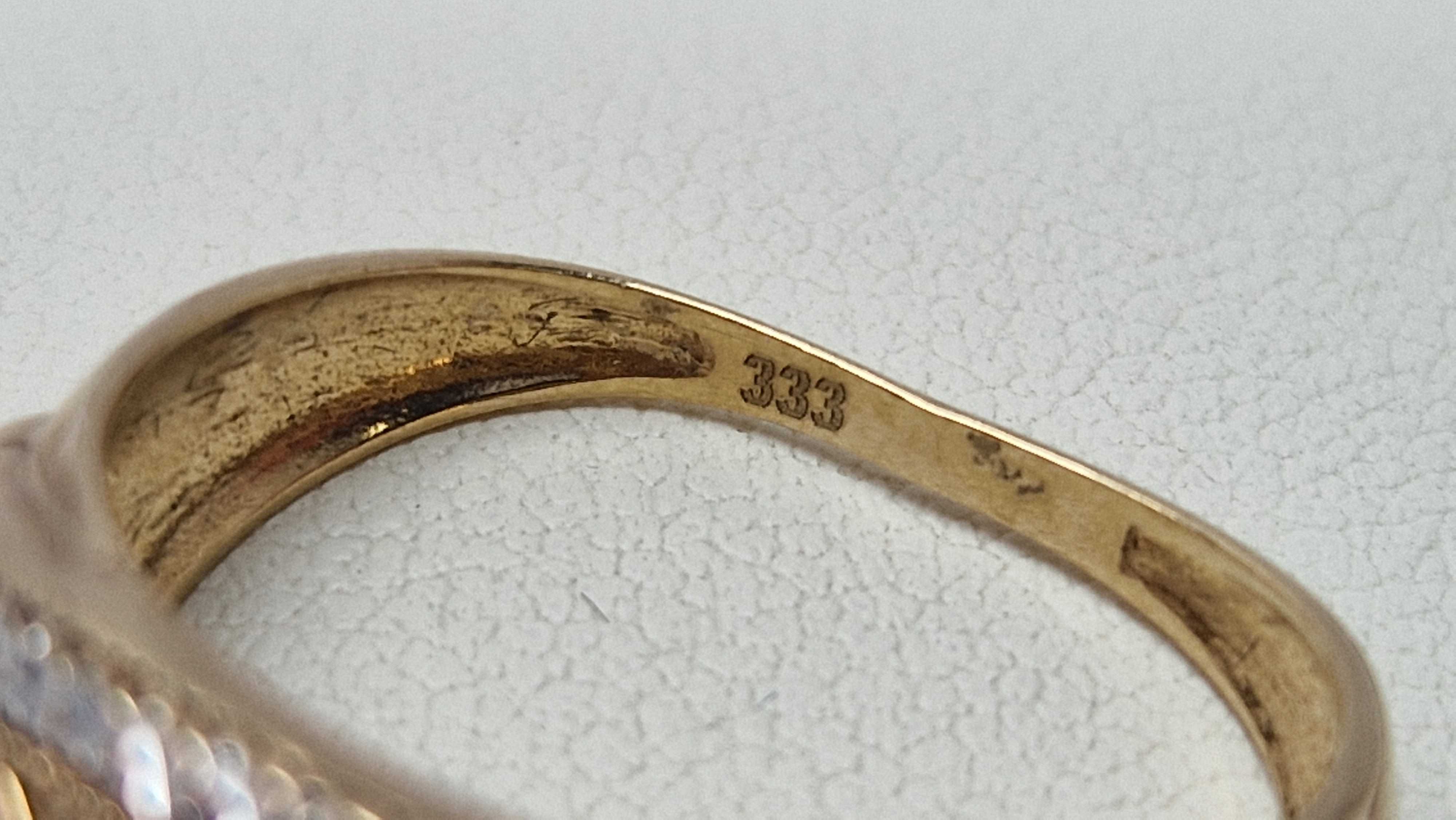Wspaniały złoty pierścionek 2,42g 333 8K R. 16