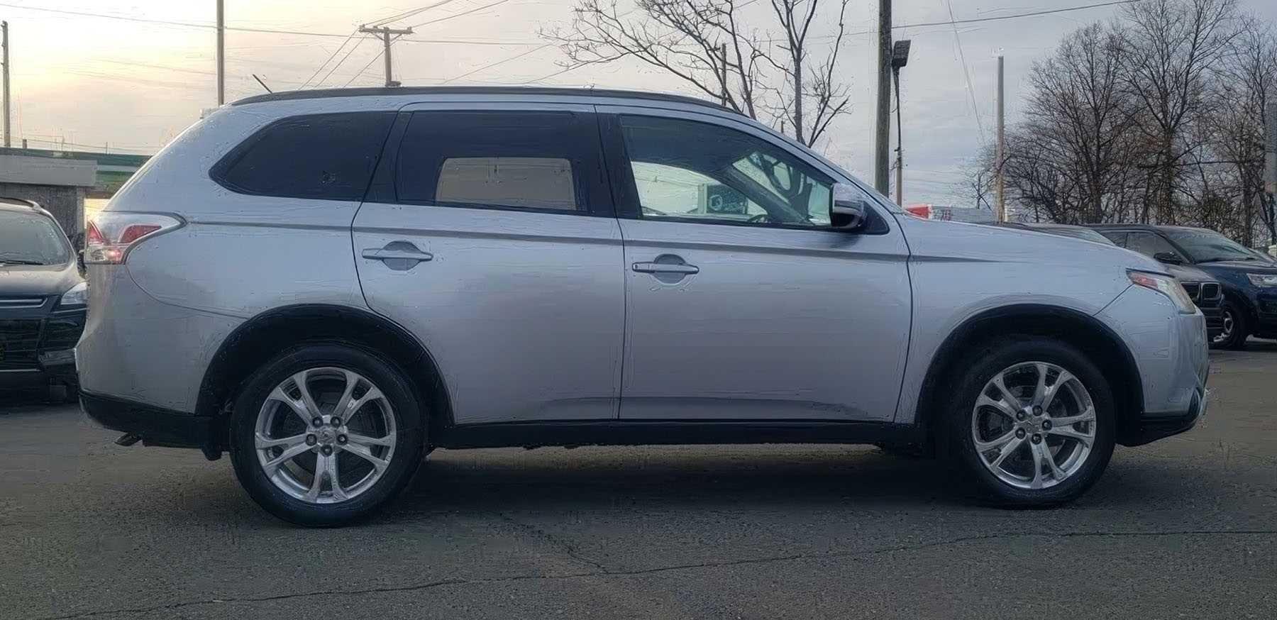 2015 Mitsubishi Outlander SE