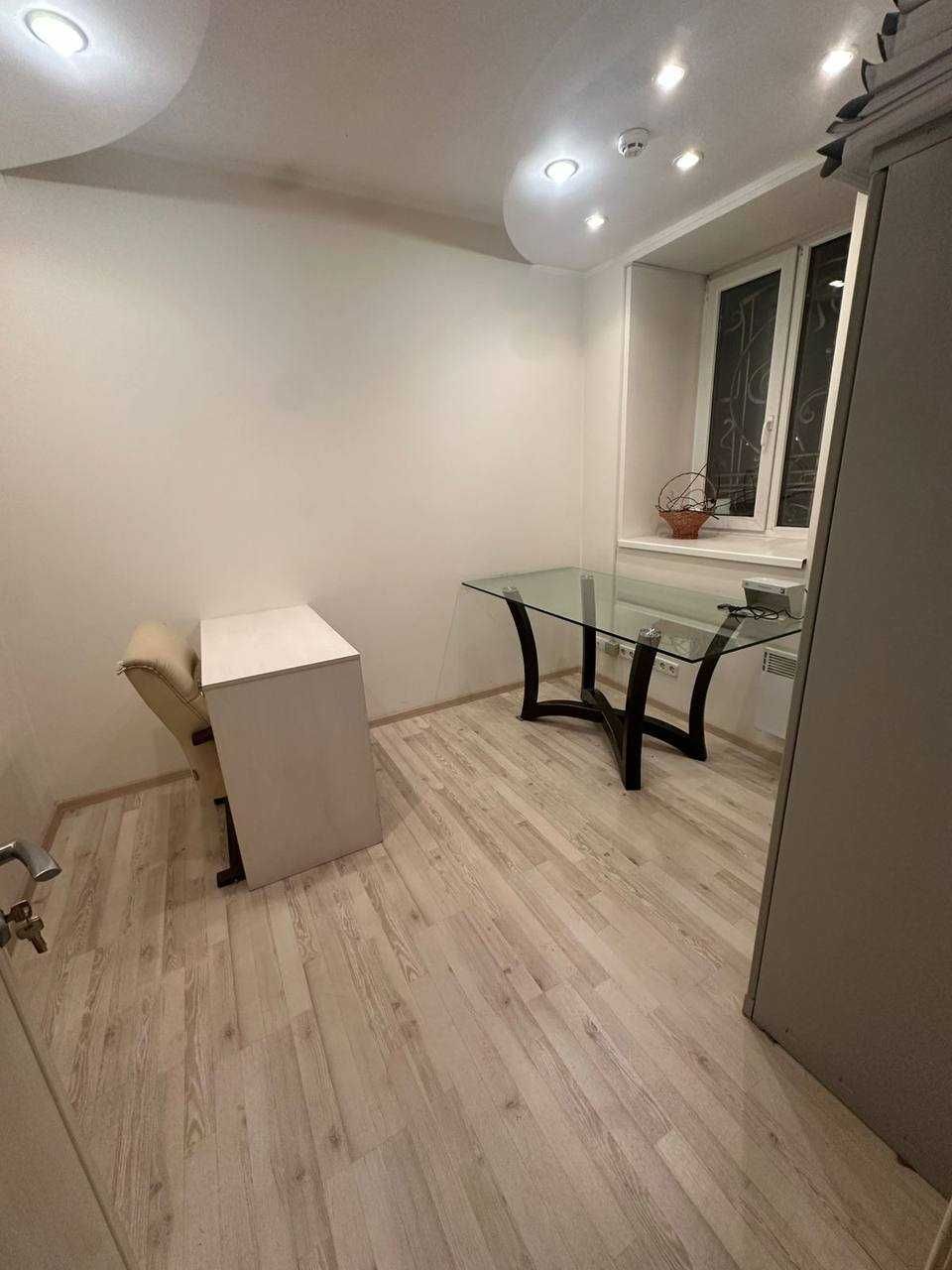 Продам коммерческое помещение в центре (ул, Старокозацкая 80)