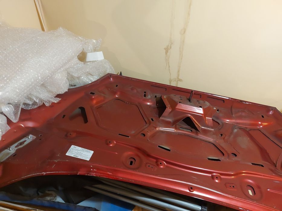 Капот Ford c-max hybrid 2013