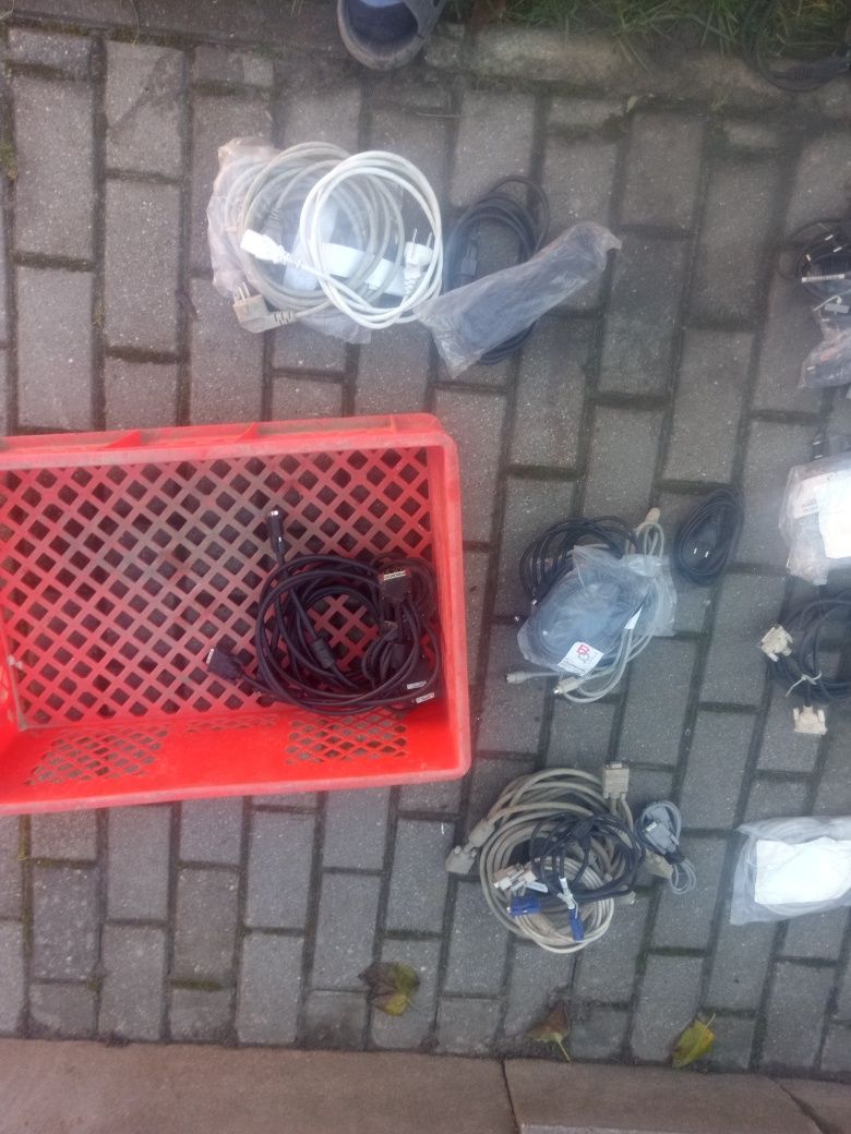 Kable,dvi,zasilajace i enthernet