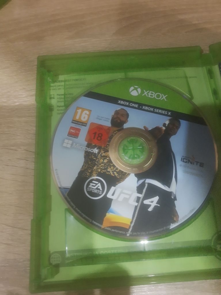 Gra na Xbox one ufc 4