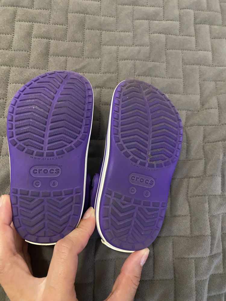 Crocs c7 фіолетові в гарному стані
