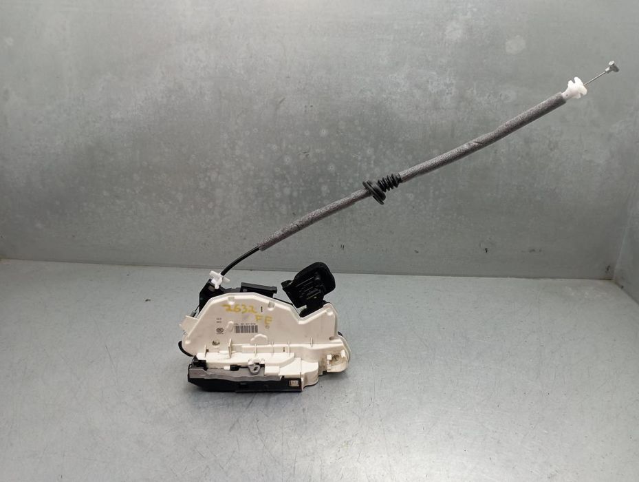 Fechadura / fecho porta frente esquerdo SKODA Rapid Spaceback (NH1)