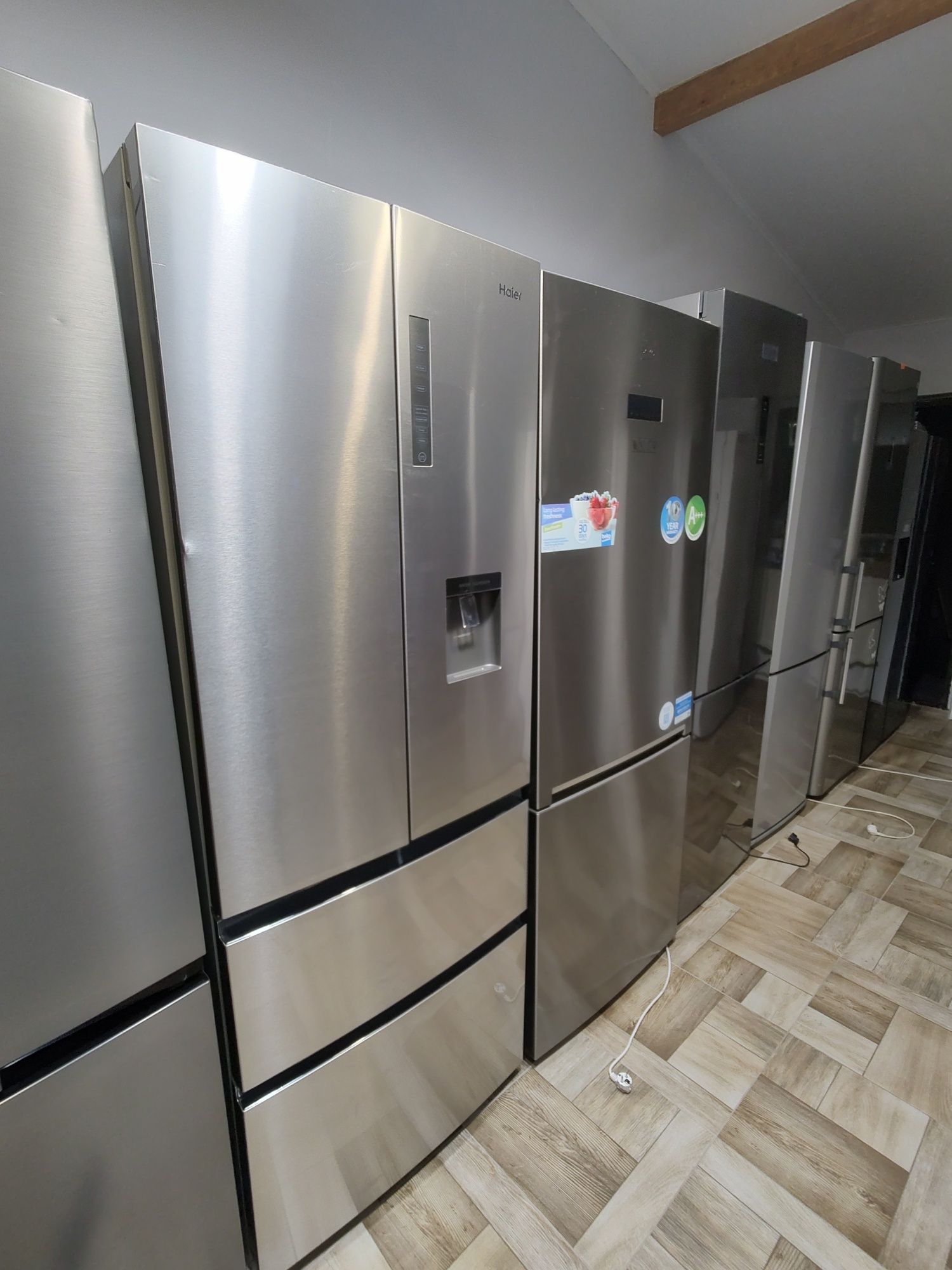 NoFrost Холодильник фірми Haier, висотою 190 см,  з Німеччини