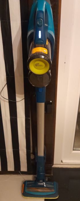 Пылесос Fhilips аккумулчторный.