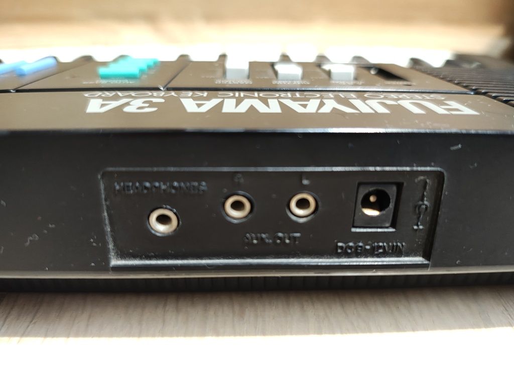 Syntezator Fugiyama uszkodzony