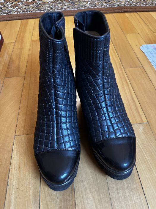 Жіночі ботіночки Essere