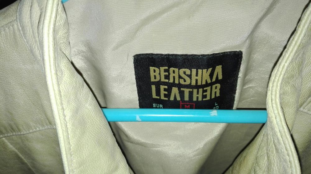 Casaco de pele BERSHKA