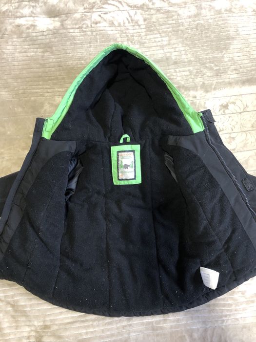 Продом Курточку на 3-4 років