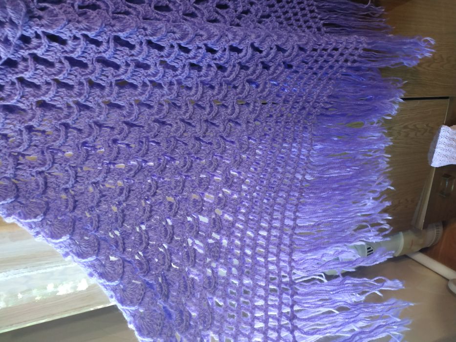 Накидка вязаная,ручная работа.