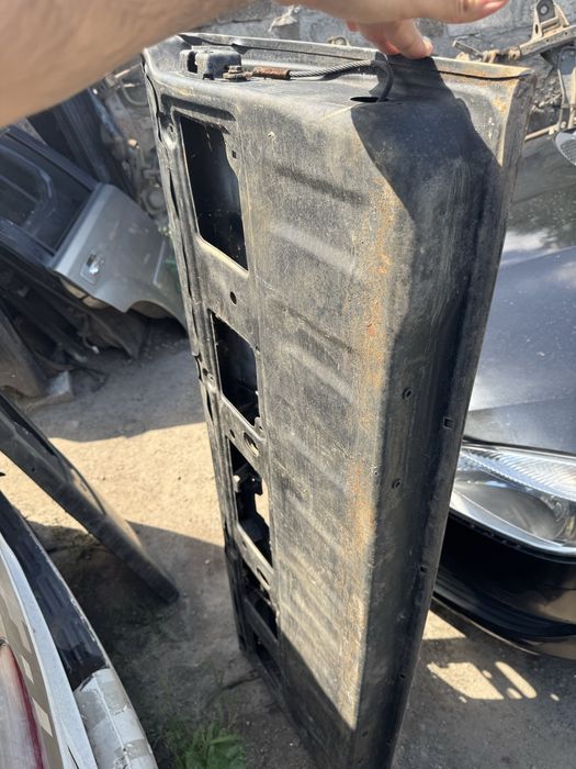 Задний борт крышка багажника nissan navara d40