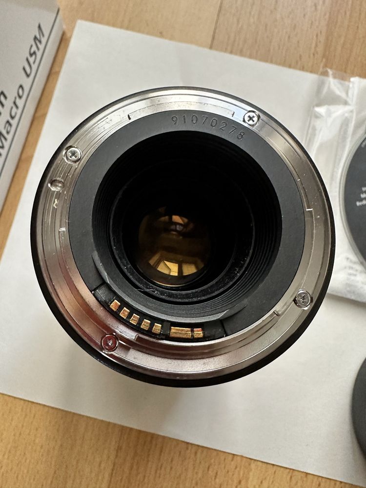 Canon 100mm f/2.8 macro USM z pudelkiem