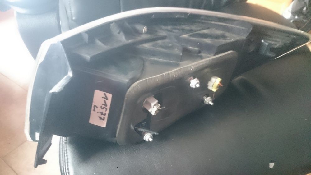 Mazda 3 Sedan lampa lewy tył