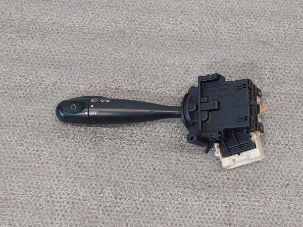 Conjunto / manetes de luzes e limpa vidros TOYOTA Yaris (_P1_)