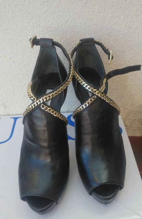 Sandálias Pretas Guess