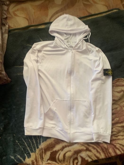 Stone Island белого цвета зипка