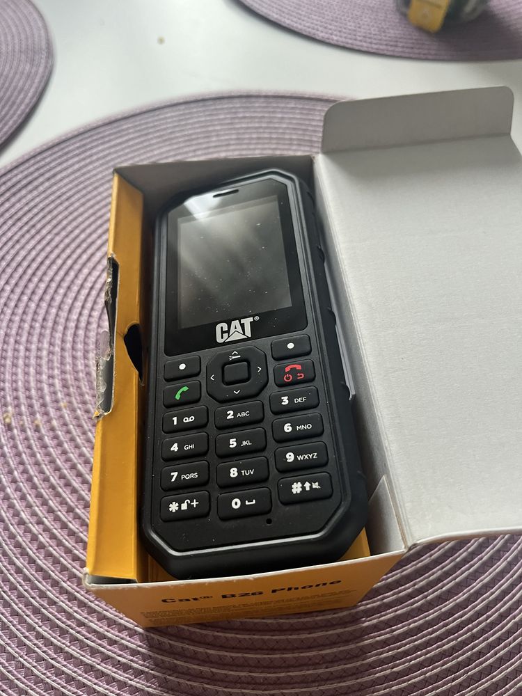 Telefon komórkowy cat B26 phone