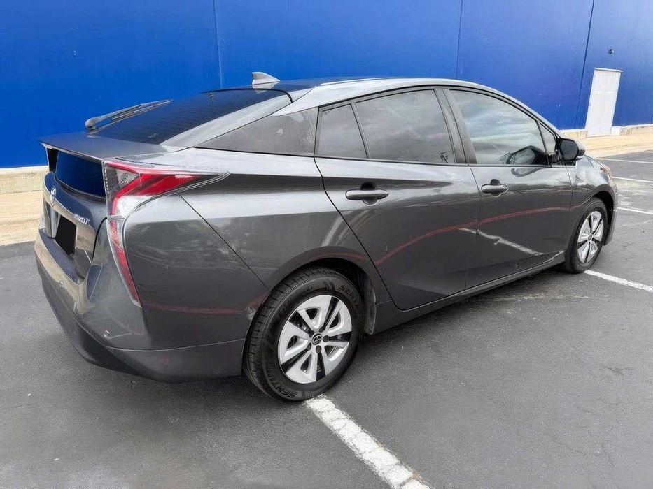 Toyota Prius      2017