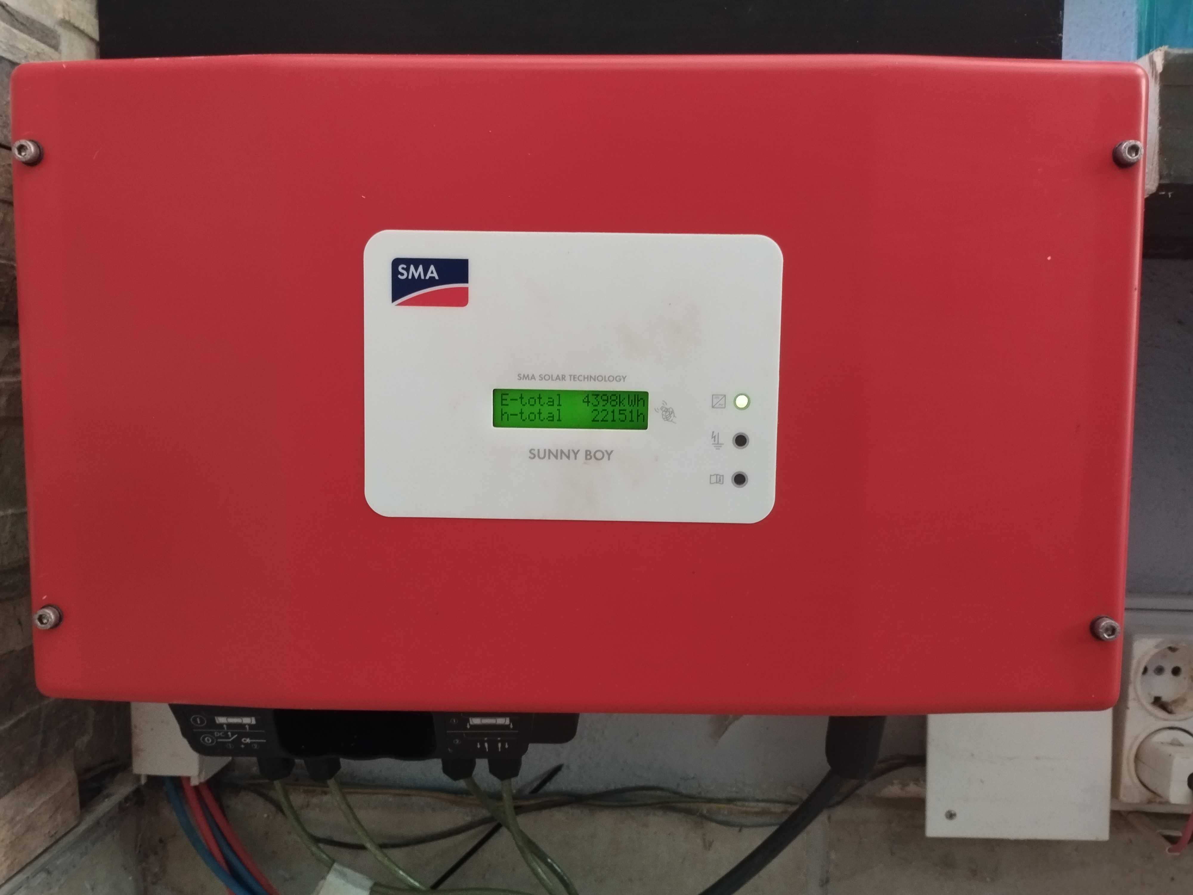 22 Solar Panels & 1.7 kw Inverter / Painéis Solares & Inversor