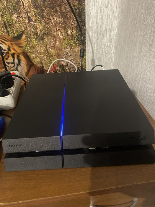 Продам PS4 Fat 500gb