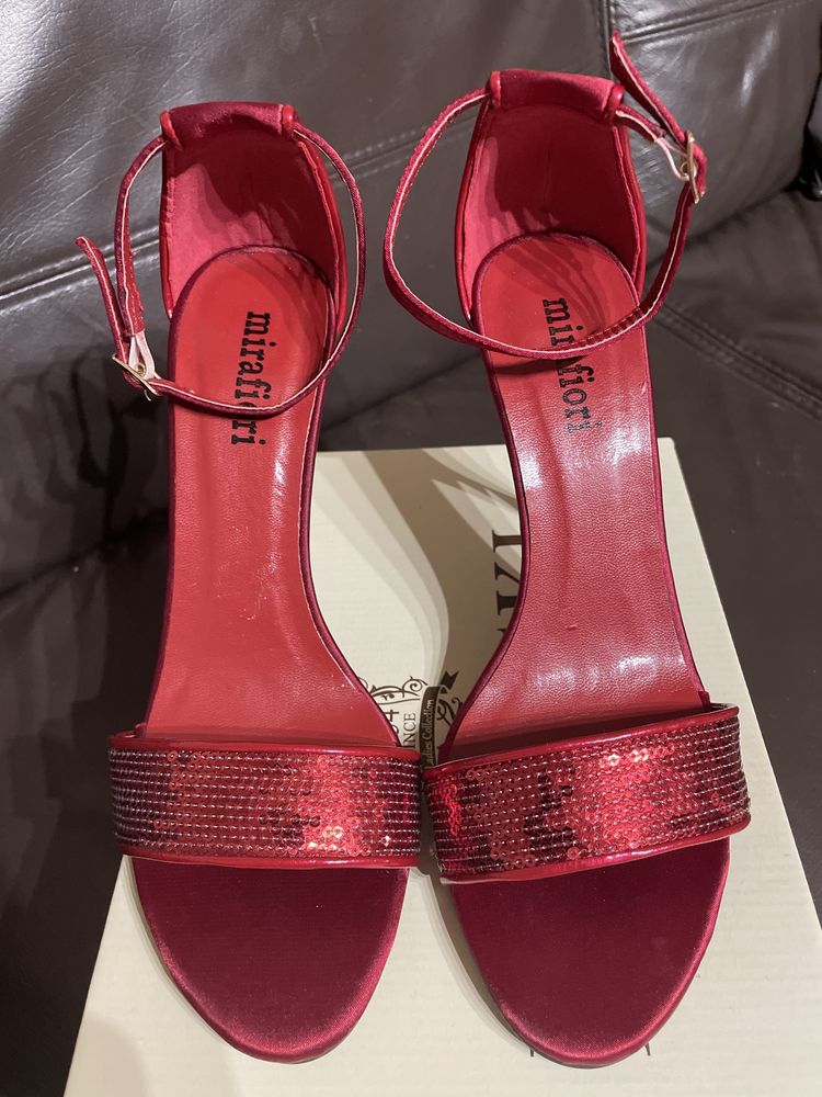 Sandały eleganckie r.38 cekiny błyszczące NOWE