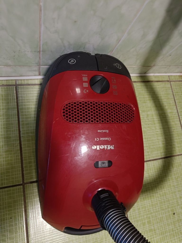 Продам пилосос Miele