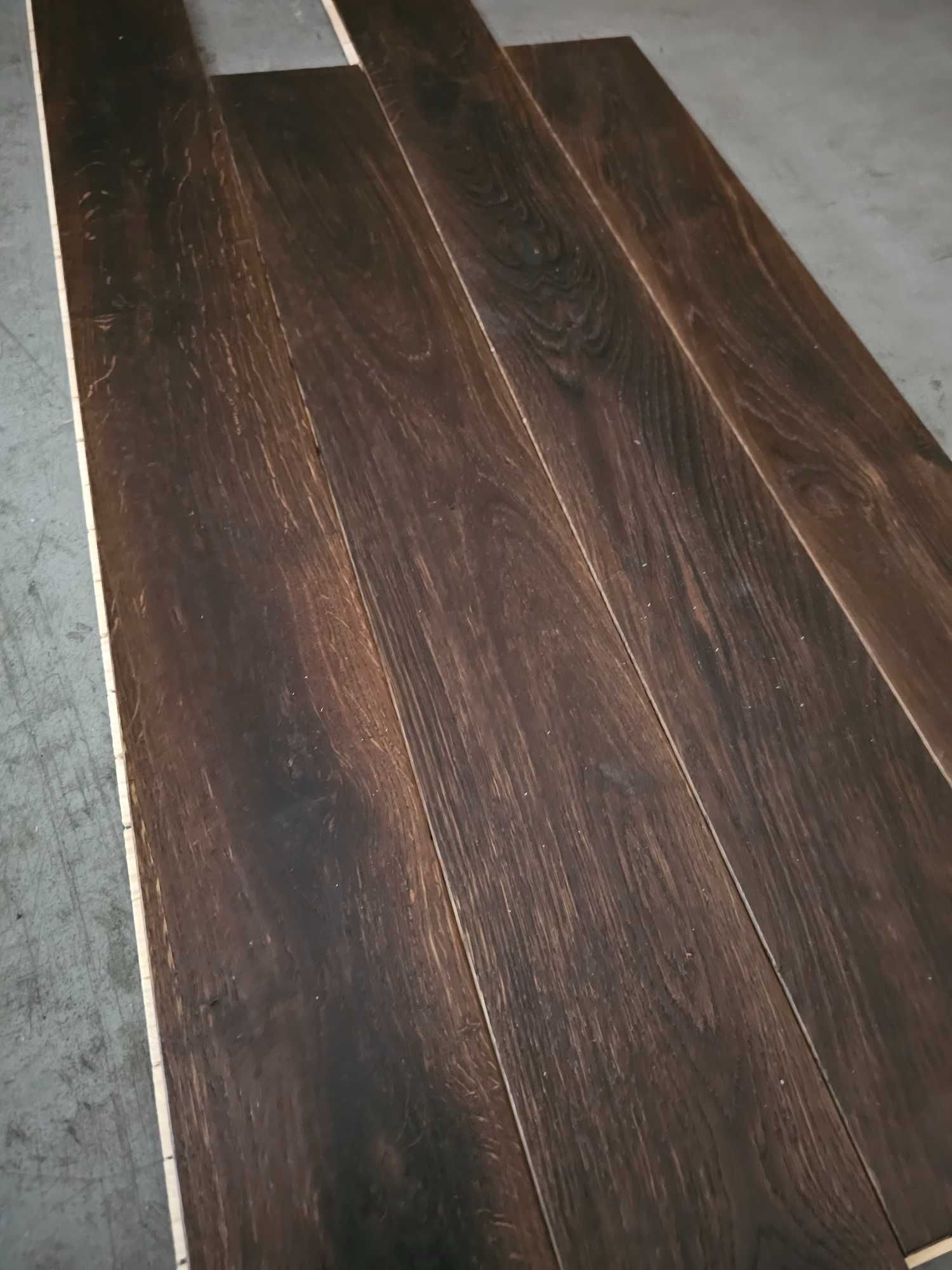 Deska dąb wędzony olejowana, faza, szczotka 11x90x950/990 (30 m2)