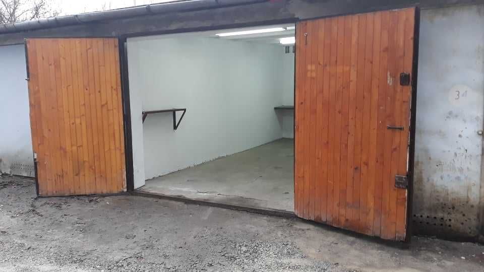 Garaż murowany, magazyn Spadochroniarzy, Ugorek