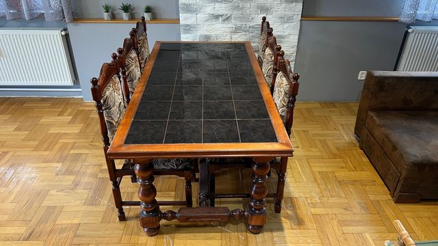 Dębowy stół z płytkami + komplet krzeseł