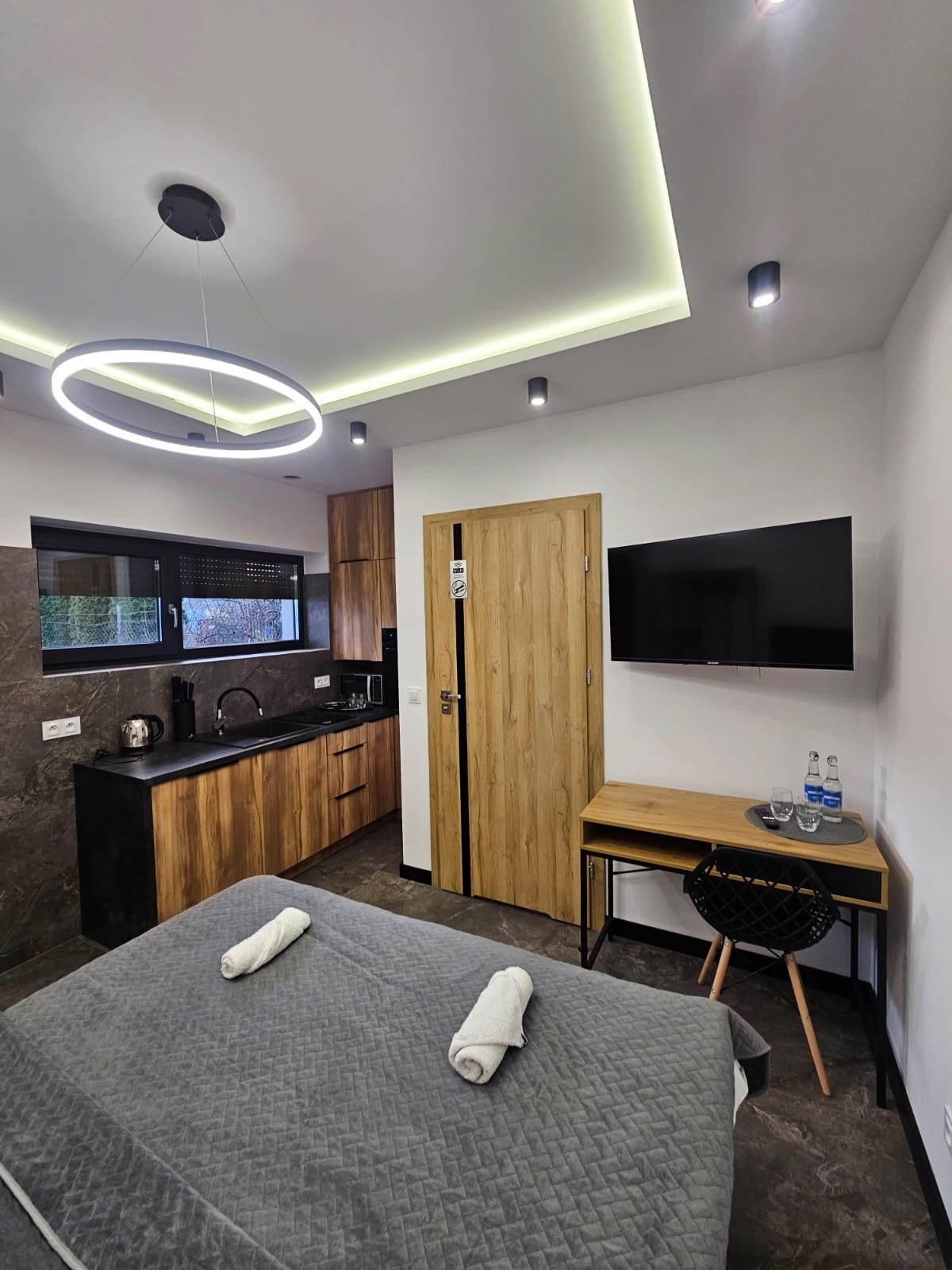 Hotel Noclegi Pokoje APART domek na wyłączność Gorlice centrum dla 2 o