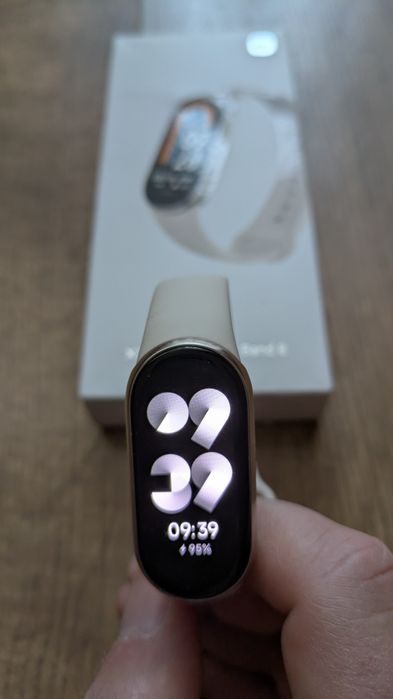 Продам Xiaomi MI band 8. Повний комплект