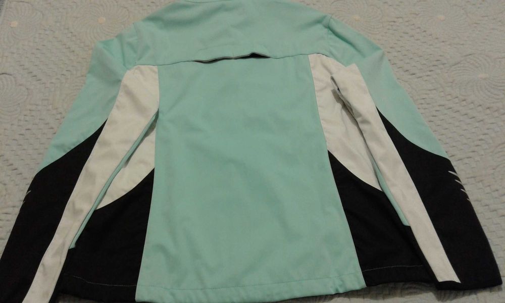 Casaco corta vento. Novo