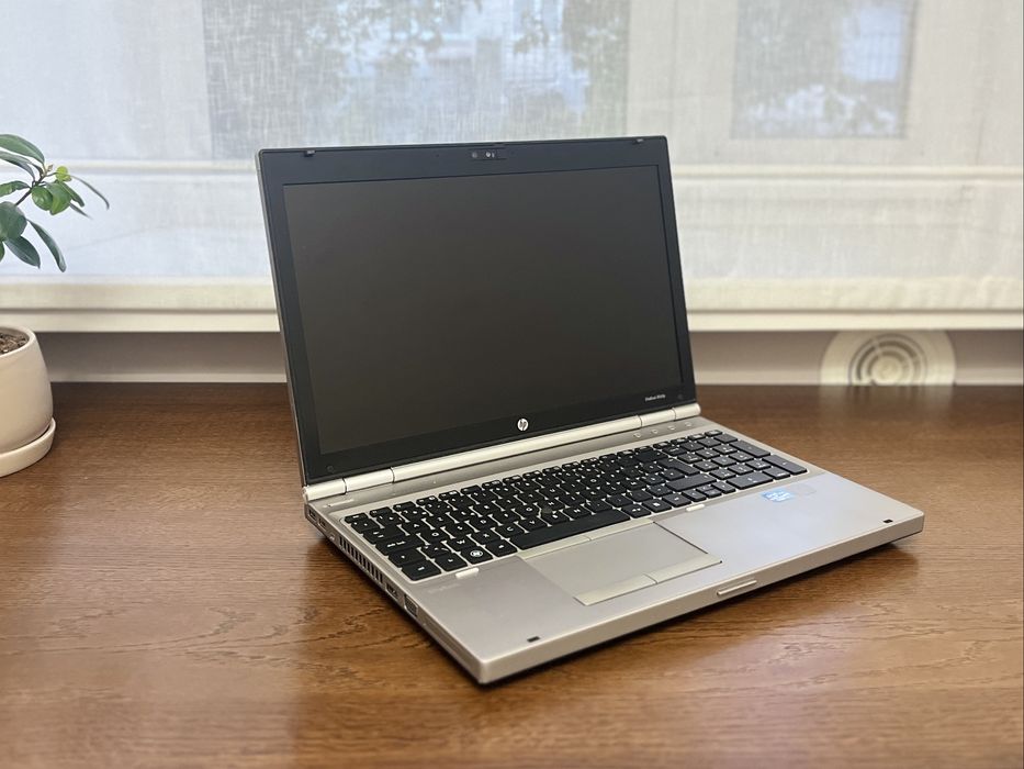 Ноутбук HP EliteBook 8560p / i5 /  8GB / SSD 1 TB / Radeon HD 6470M