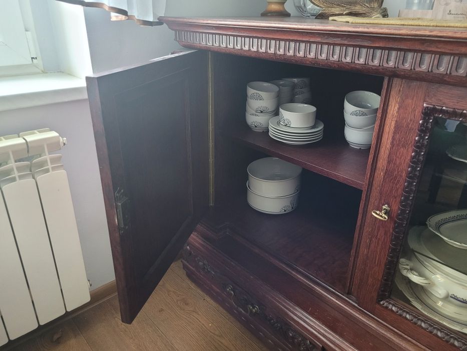 Komoda dębowa rzeźbiona