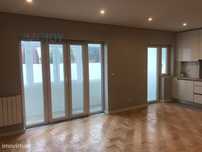 Apartamento T3 Recuperado para Arrendamento Junto ao Parque da Cidade