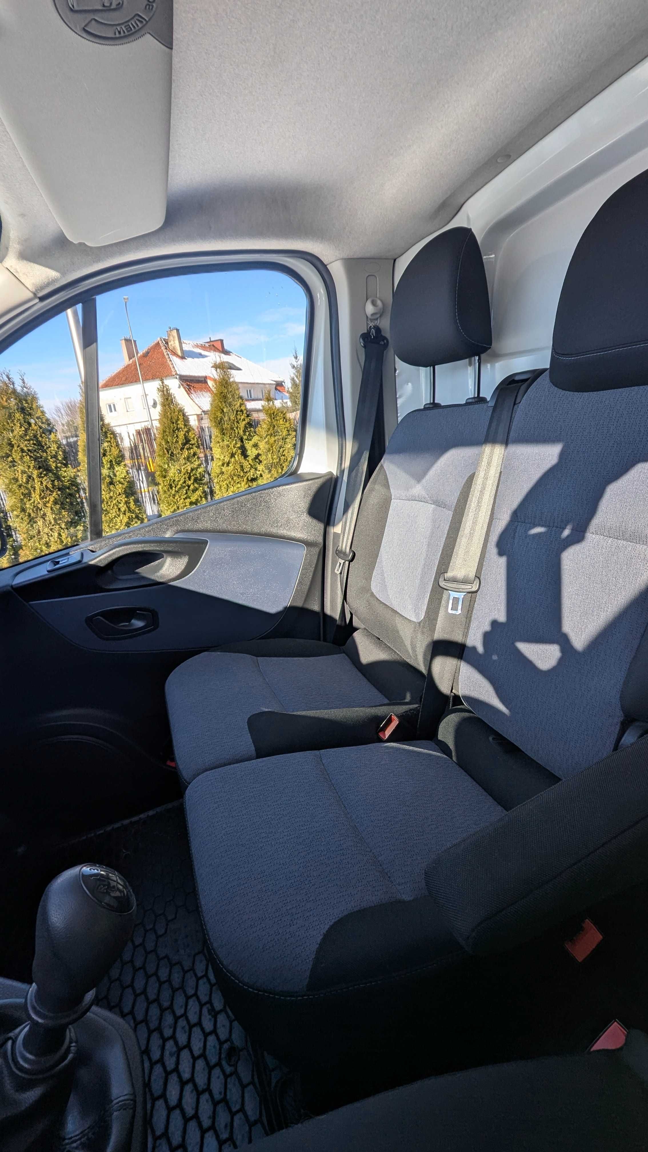 Opel Vivaro 1,6 Diesel 2018r faktura Vat 220500km bez wkładu