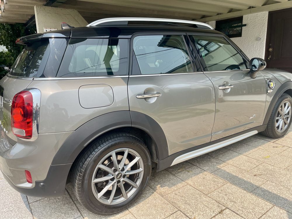 Carro Countryman hidrido